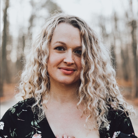 Meet your Posher, Shannon - Picture 2 of 2